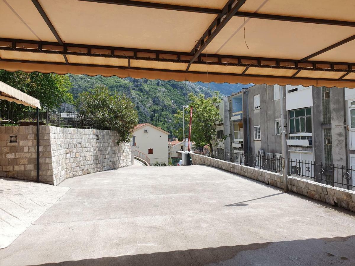 Studio Apartments Ilija Kotor Exteriör bild